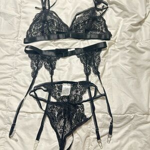 Elegant Black Lace Lingerie Set